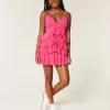 Rochie mini tip babydoll cu decolteu în V cu volane Rochie mini tip babydoll cu decolteu în V cu volane