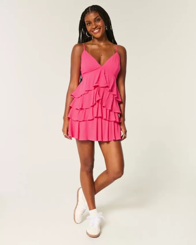 Rochie mini tip babydoll cu decolteu în V cu volane Rochie mini tip babydoll cu decolteu în V cu volane