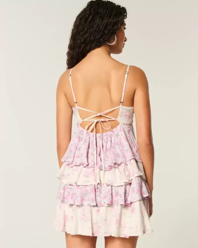 Rochie mini tip babydoll cu decolteu în V cu volane Rochie mini tip babydoll cu decolteu în V cu volane