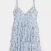Rochie mini tip babydoll cu decolteu în V cu volane Rochie mini tip babydoll cu decolteu în V cu volane