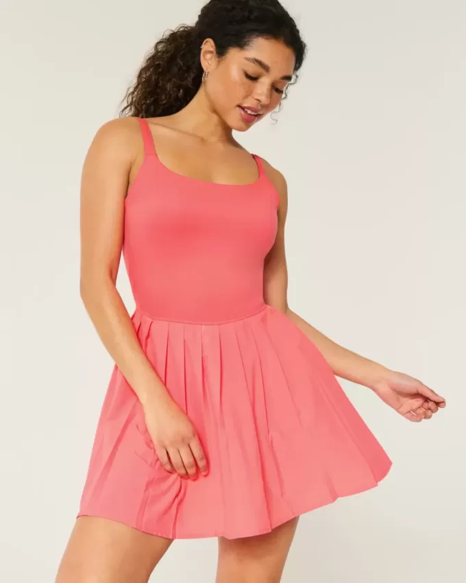 Rochie plisată activă Gilly Hicks Rochie plisată activă Gilly Hicks