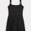 Rochie plisată activă Gilly Hicks Rochie plisată activă Gilly Hicks