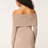 Rochie pulover cu umăr dezactivat Rochie pulover cu umăr dezactivat