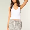 Short mini Camo cu șiret roz cu talie joasă Short mini Camo cu șiret roz cu talie joasă