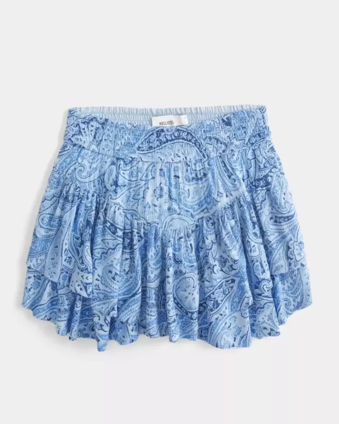 Short mini cu etaje cu tiv asimetric Short mini cu etaje cu tiv asimetric