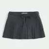 Short mini cu pliuri cu talie mijlocie Short mini cu pliuri cu talie mijlocie