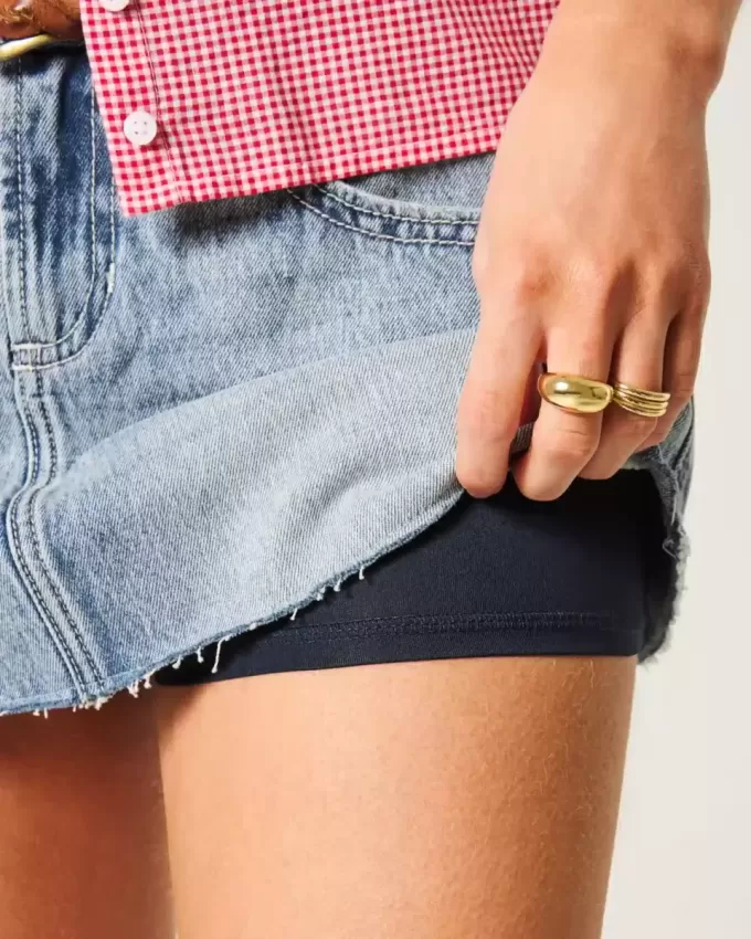 Short mini din denim brodat cu stea cu talie joasa Short mini din denim brodat cu stea cu talie joasa