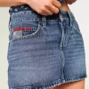 Short mini din denim brodat cu talie joasă, cu spalare medie Short mini din denim brodat cu talie joasă, cu spalare medie