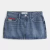 Short mini din denim brodat cu talie joasă, cu spalare medie Short mini din denim brodat cu talie joasă, cu spalare medie