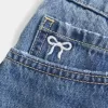 Short mini din denim cu fundă brodat cu talie joasă Short mini din denim cu fundă brodat cu talie joasă