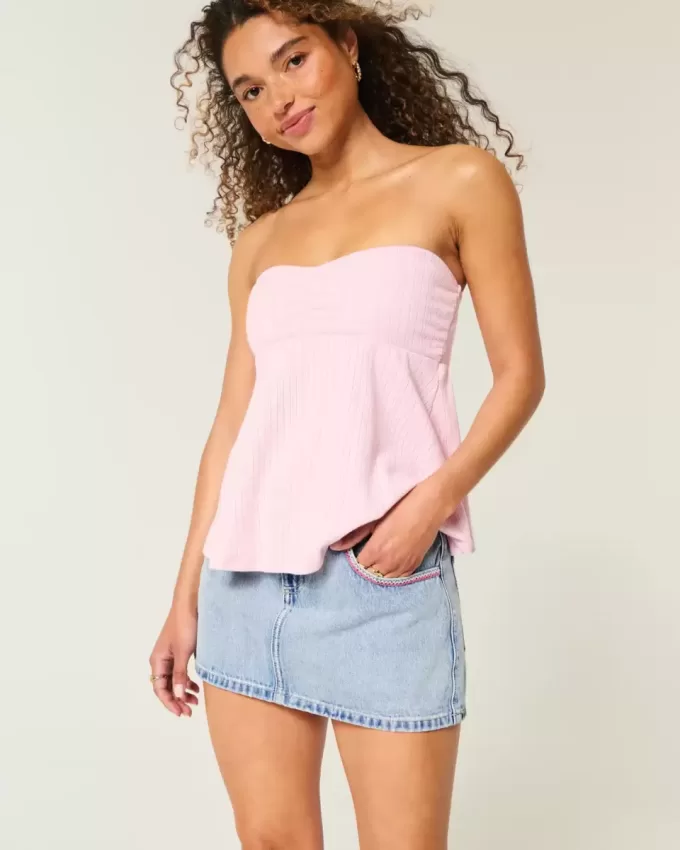 Short mini din denim cu talie joasă, brodat roz Short mini din denim cu talie joasă, brodat roz