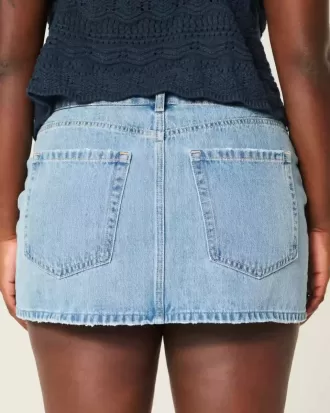 Short mini din denim cu talie joasă, cu spalare medie
