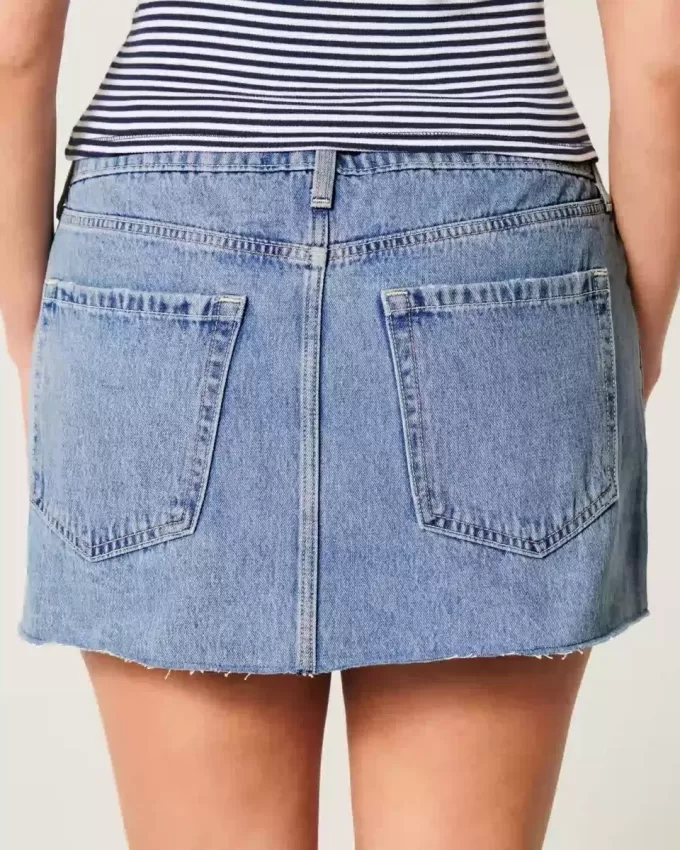 Short mini din denim cu talie joasă, cu spalare medie Short mini din denim cu talie joasă, cu spalare medie