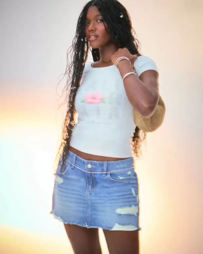 Short mini din denim cu talie joasă ruptă Short mini din denim cu talie joasă ruptă