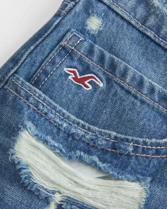 Short mini din denim cu talie joasă ruptă Short mini din denim cu talie joasă ruptă