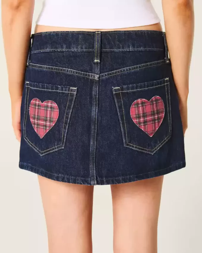 Short mini din denim cu talie joasă, spalat la culoare închisă Short mini din denim cu talie joasă, spalat la culoare închisă