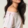 Tricou cu cravată ușor de pe umăr Tricou cu cravată ușor de pe umăr