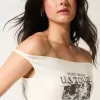 Tricou grafic din catifea răsucit, fără umăr Tricou grafic din catifea răsucit, fără umăr
