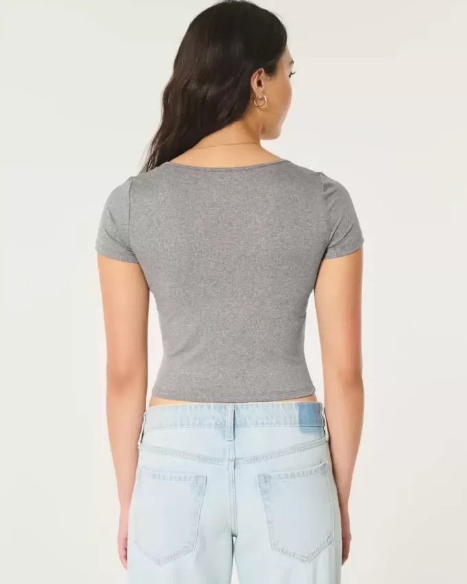 Tricou pentru bebeluși cu gât pătrat din țesătură moale, fără cusături Tricou pentru bebeluși cu gât pătrat din țesătură moale, fără cusături