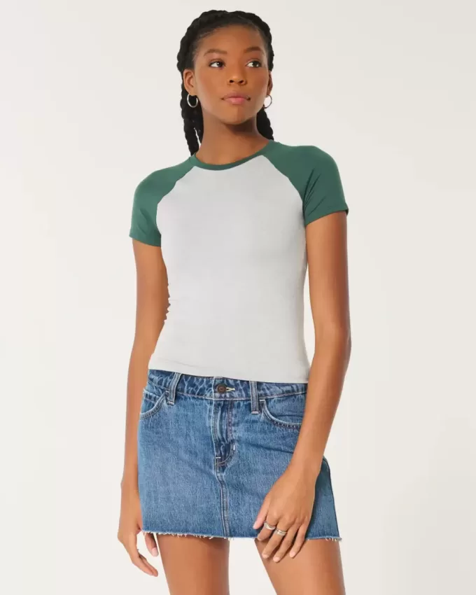 Tricou pentru bebeluși cu paragate din material fără cusături Tricou pentru bebeluși cu paragate din material fără cusături