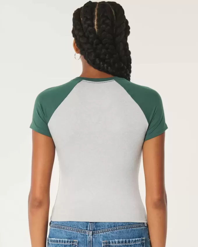 Tricou pentru bebeluși cu paragate din material fără cusături Tricou pentru bebeluși cu paragate din material fără cusături